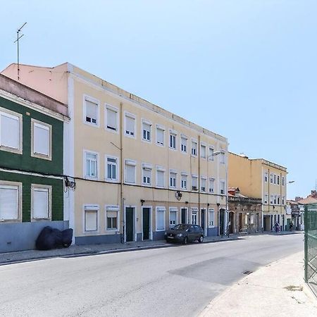 Vita Portucale ! Bright Campo Ourique W/ Terrace Lisbona Esterno foto
