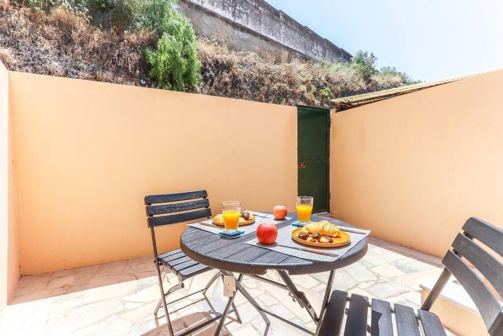 Vita Portucale ! Bright Campo Ourique W/ Terrace Lisbona Esterno foto